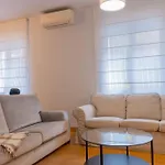 For You Rentals Apartamento Amplio Y Elegante En Paseo De La Habana Temporal Pdh52