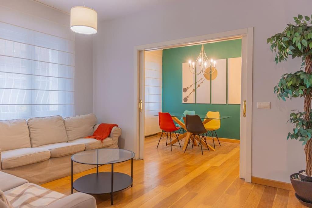 Apartamento For Amplio Y Elegante En Paseo De La Habana Temporal Pdh52 *
